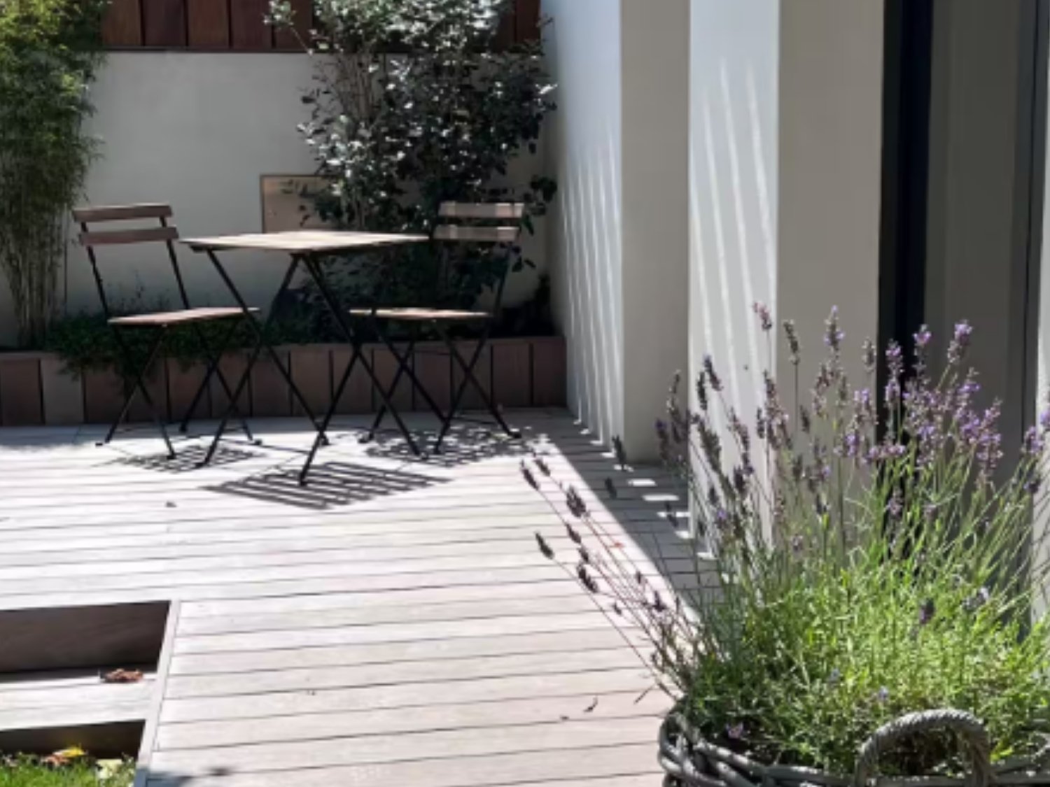 Terrasse privée de la suite ONNO 1 à L’Épine